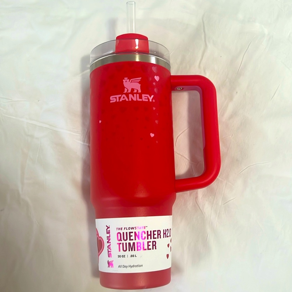 Stanley Target Exclusive Valentine's Day 2025 "Ruby Hearts" 30oz Tumbler…